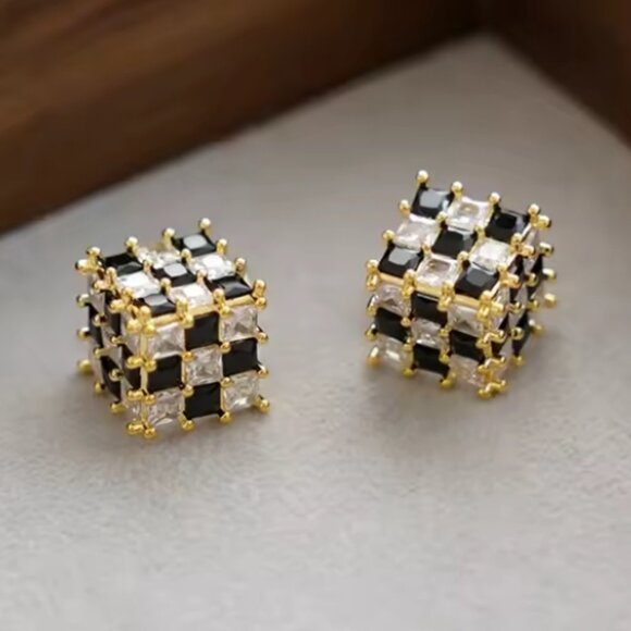 CZ CUBE CHECKERED GOLD STUD EARRINGS - Picture 4 of 6